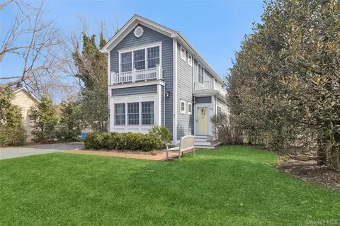 188 S Country Rd, Westhampton Beach, NY 11978
