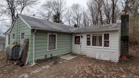 114 Weyants Ln, Newburgh, NY 12550