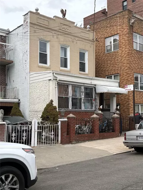 48-72 37th St, Long Island City, NY 11101