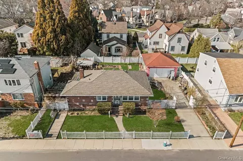 100 Memphis Ave, South Floral Park, NY 11001