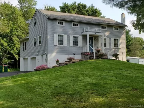 29 Tina Ln, East Fishkill, NY 12533