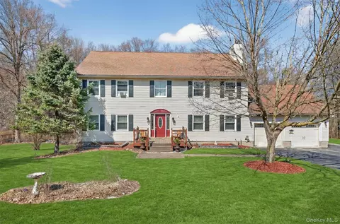 9 Megan Ln, Hamptonburgh, NY 10916