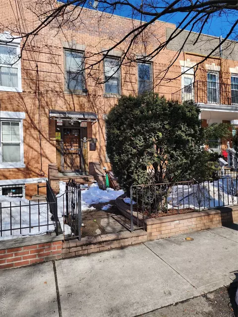6161 Eliot Ave, New York, NY 11379