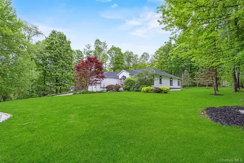 44 Carol Ln, Beekman, NY 12570