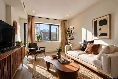 31-41 29th St #3B, Astoria, NY 11106