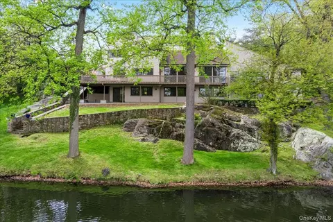 3 Lakeside Dr, Rye, NY 10580