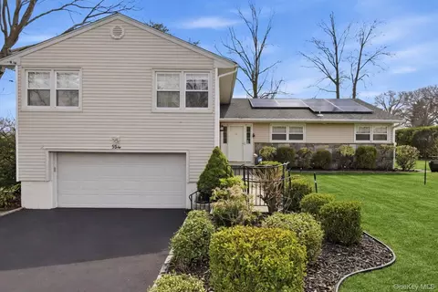 5 Avis Dr, New Rochelle, NY 10804