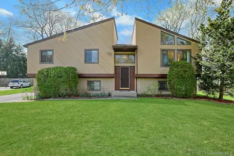 973 Tilton Rd, Clarkstown, NY 10989