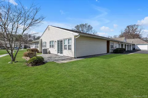 93 Revere Dr, Sayville, NY 11782