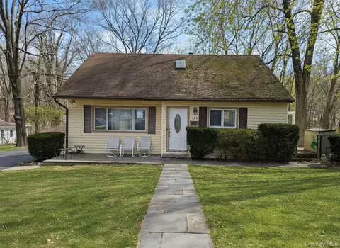 863 North St, Peekskill, NY 10566