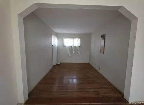 Living - 863 North St, Peekskill, NY 10566 photo 3 of 5