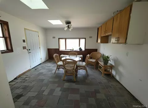 Entry Way - 863 North St, Peekskill, NY 10566 photo 3 of 3