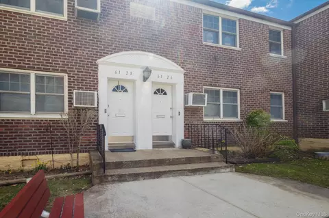 61-28 255th #1016, Little Neck, NY 11362