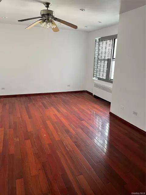44-21 Macnish St #6D, New York, NY 11373