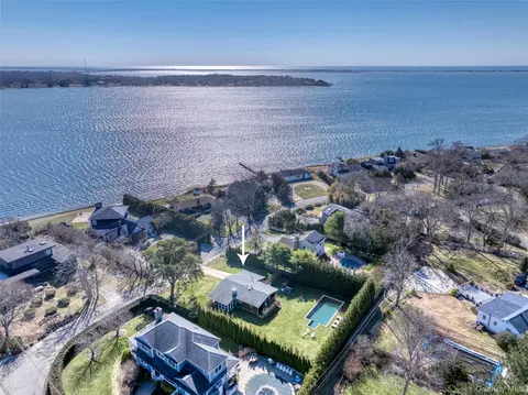 8 Romana Dr, Hampton Bays, NY 11946