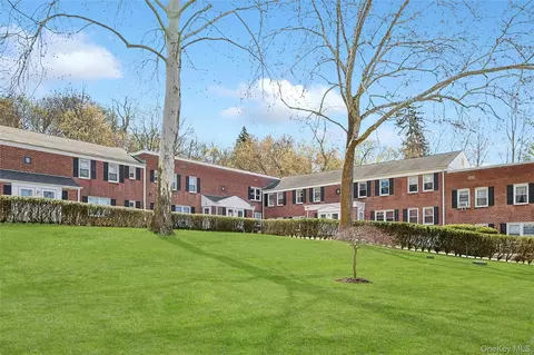 120 N Broadway #14D, Greenburgh, NY 10533