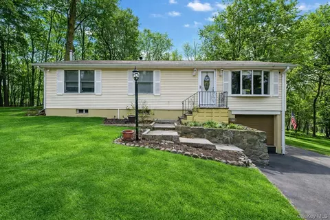 110 Laurel Hill Rd, Cortlandt, NY 10520