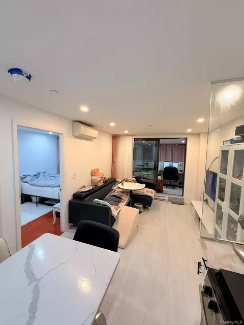 14610 35th Ave #2D, Flushing, NY 11354