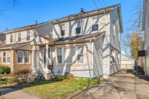 8131 164th Pl, Jamaica, NY 11432
