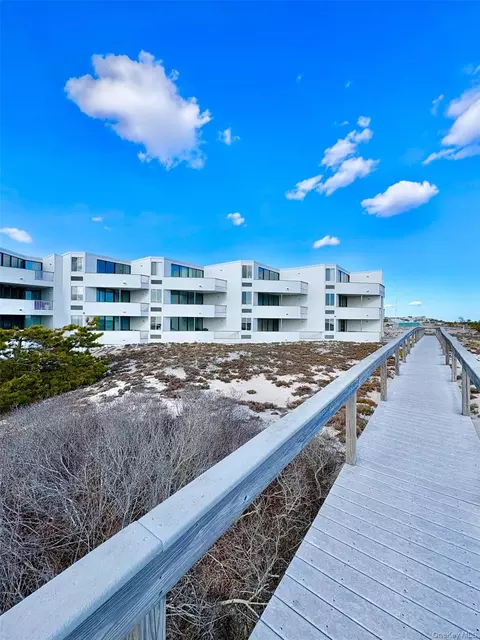 253 Dune # 49, Westhampton Beach, NY 11978