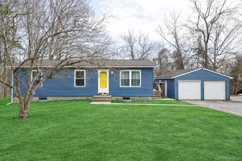 1562 Centre Rd, Clinton, NY 12572