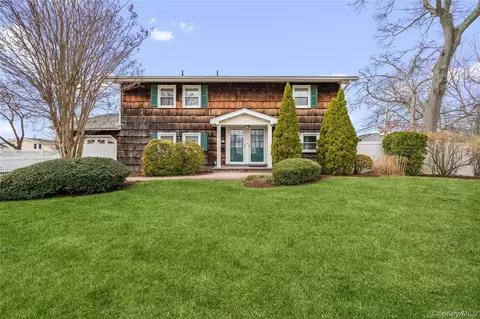 226 W 18th St, Deer Park, NY 11729