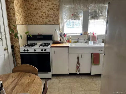 Kitchen - 31 Algernon St, Cornwall, NY 12518 photo 1 of 3