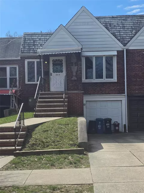 14208 56th Rd, Flushing, NY 11355