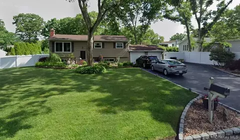 171 Shelter Rd, Ronkonkoma, NY 11779