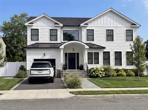 134 Colony Ln, Syosset, NY 11791