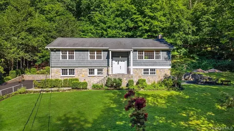 46 Bacon Hill Rd, Mount Pleasant, NY 10570