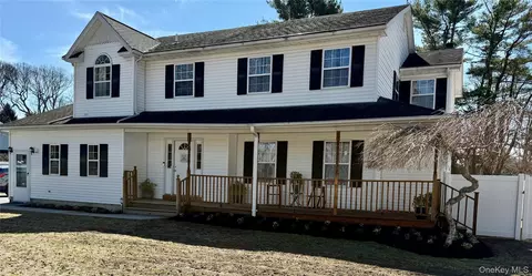 87 N Howell Ave, Centereach, NY 11720