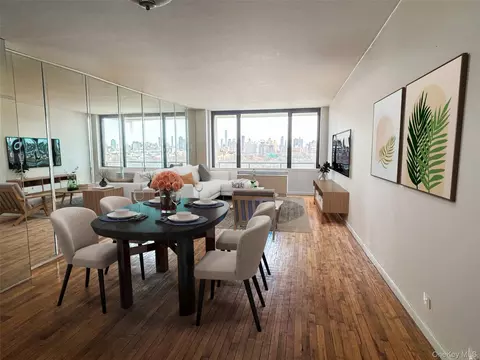 61-20 Grand Central Pkwy #A901, Forest Hills, NY 11375