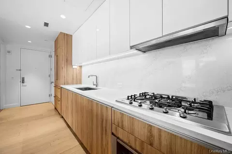 Kitchen - 136-18 Maple Ave #9A, New York, NY 11355 photo 2 of 5
