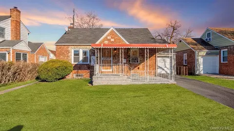 120-11 218th St, New York, NY 11411