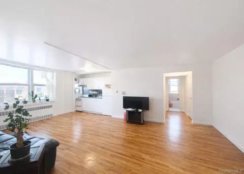 14444 41st Ave #6, Flushing, NY 11355