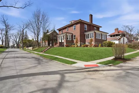 55 Stuyvesant Plz, Mount Vernon, NY 10552