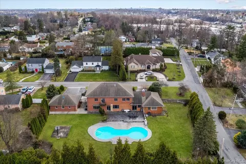 80 Dorset Rd, Scarsdale, NY 10583