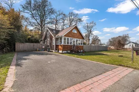 42 Moriches Dr, Mastic Beach, NY 11951