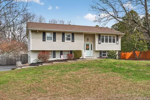 38 Jefferson Dr, Monroe, NY 10950