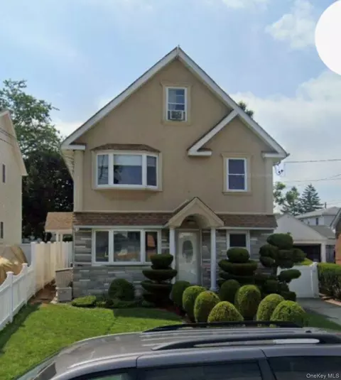 94 Lucille Ave, Meacham, NY 11003