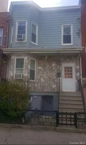 2304 30th Ave, New York, NY 11102