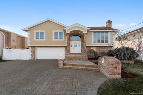 2770 Mandalay Beach Rd, Wantagh, NY 11793