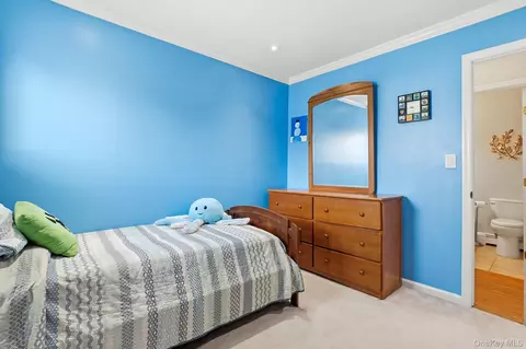 Bedroom - 8 Eagle Ln, Poughkeepsie, NY 12601 photo 2 of 5