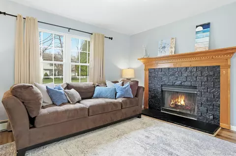 Living - 8 Eagle Ln, Poughkeepsie, NY 12601 photo 2 of 3