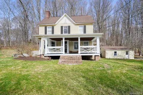 101 Hustis Rd, Philipstown, NY 10516