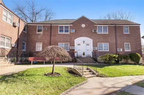 249-31 64th Ave #2, Little Neck, NY 11362