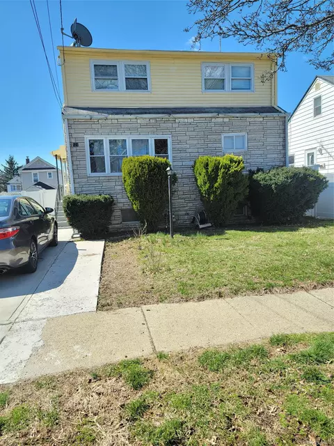 521 N 7th St, North Hempstead, NY 11040