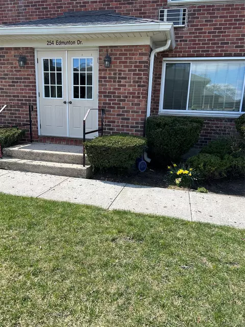 254 Edmunton Drive Edmunton Dr #K1, North Babylon, NY 11703