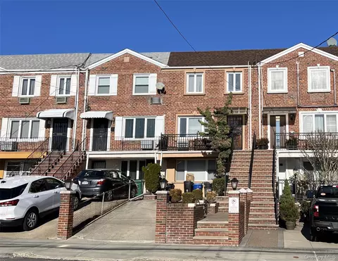6135 64th St, New York, NY 11379